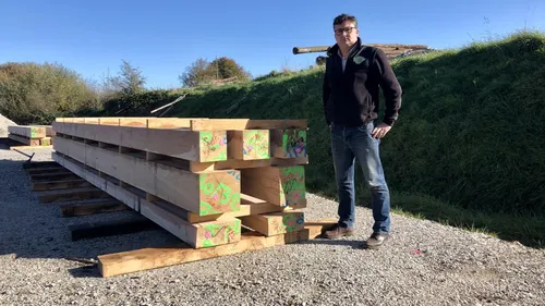 Orne : cette scierie va fournir 80 pièces de bois pour la...